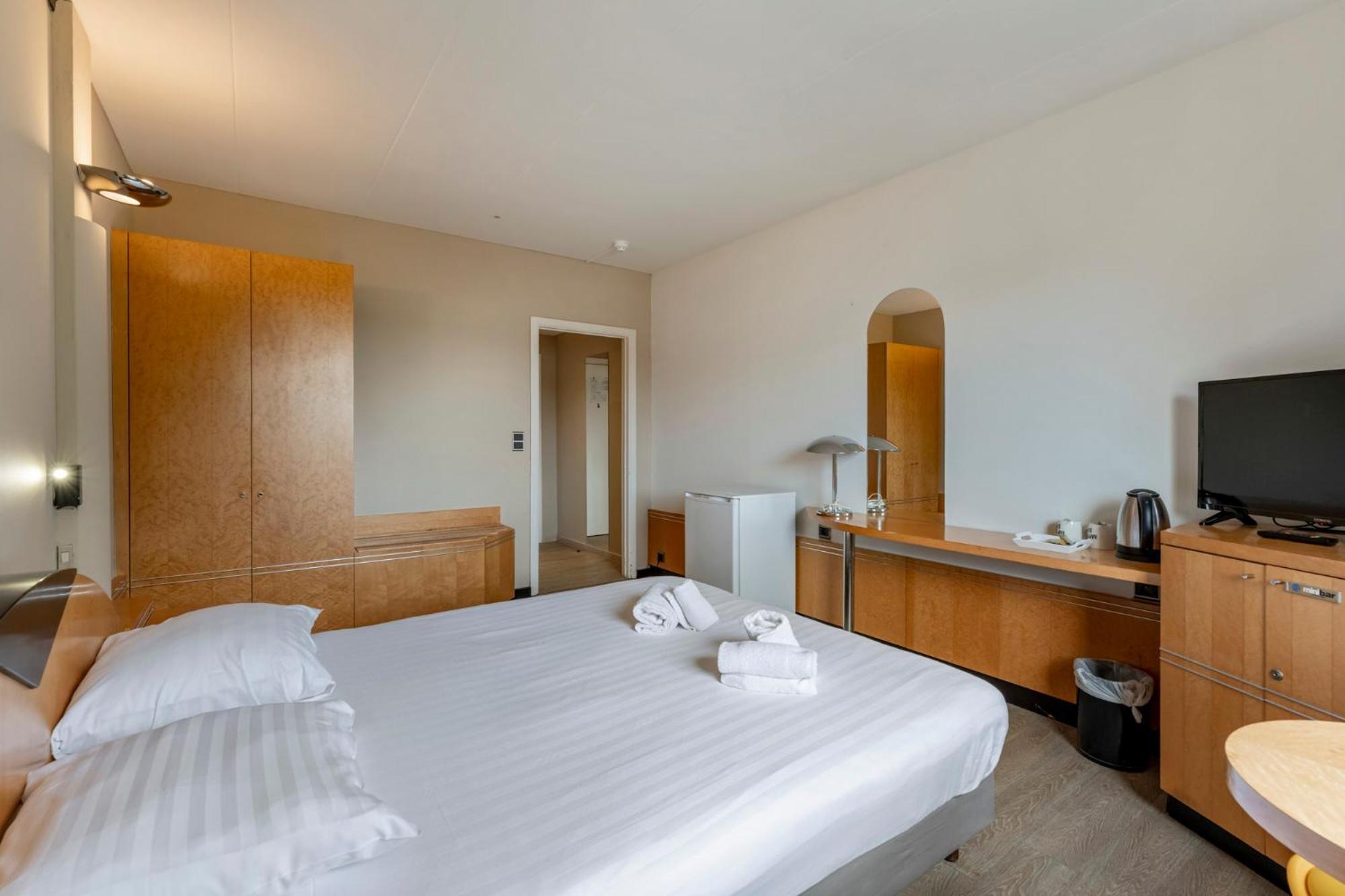 Отель Sleep & Go Brussels South Ватерлоо Экстерьер фото
