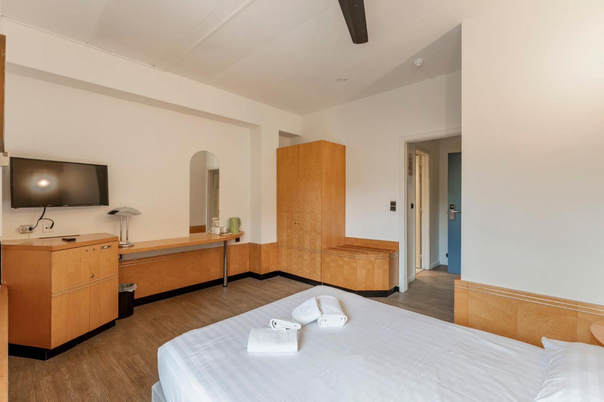 Отель Sleep & Go Brussels South Ватерлоо Экстерьер фото