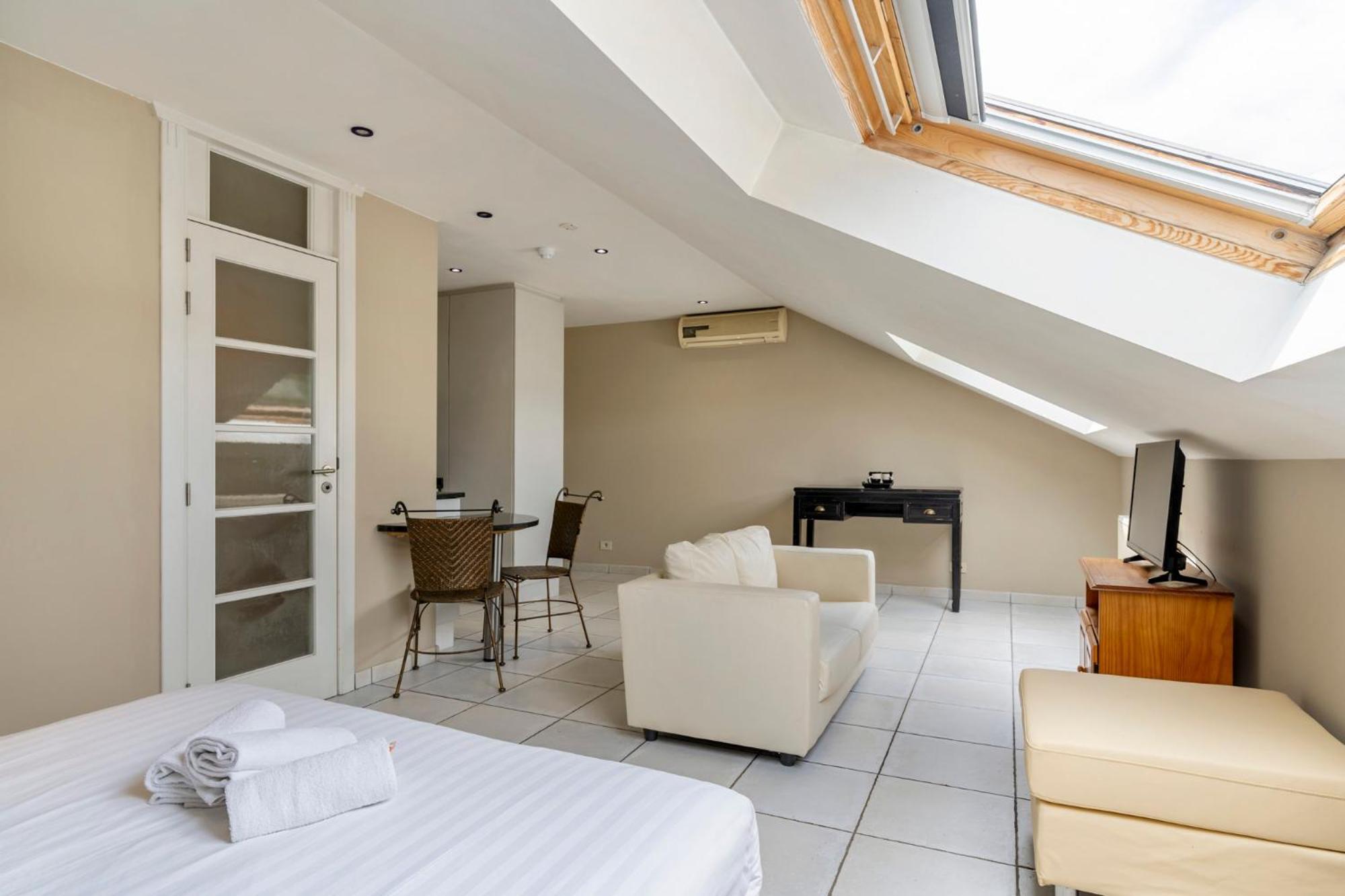 Отель Sleep & Go Brussels South Ватерлоо Экстерьер фото